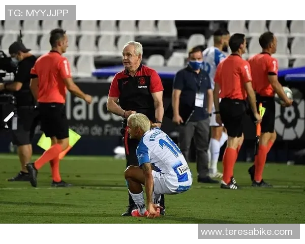 克鲁塞罗与巴竞技激战正酣7月17日精彩对决引发球迷热议